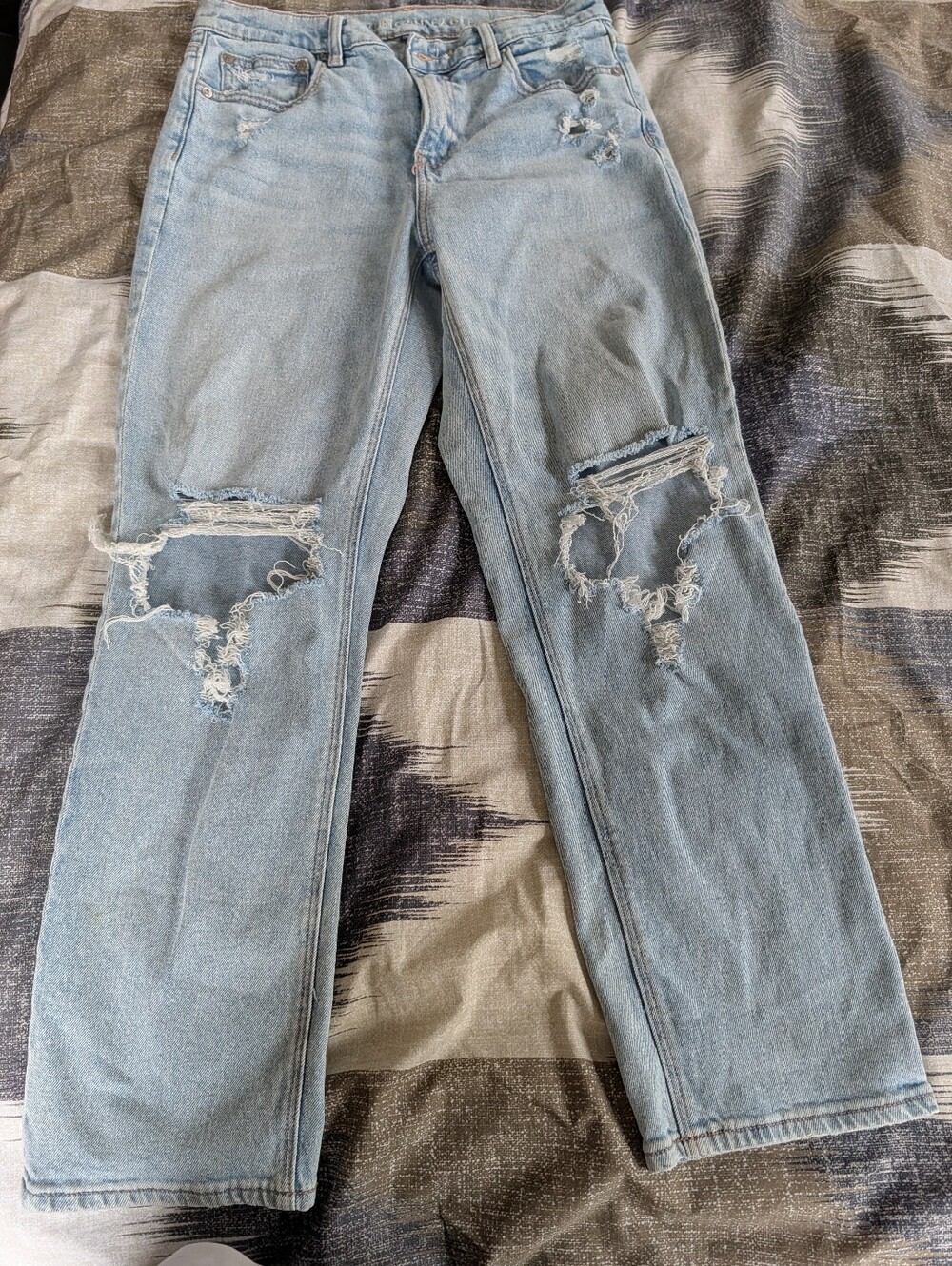 American eagle Light Blue Distressed Women's Jeans
